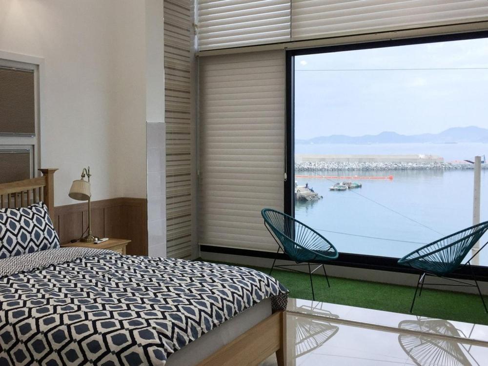 Namhae Ocean Lounge Pension Room photo