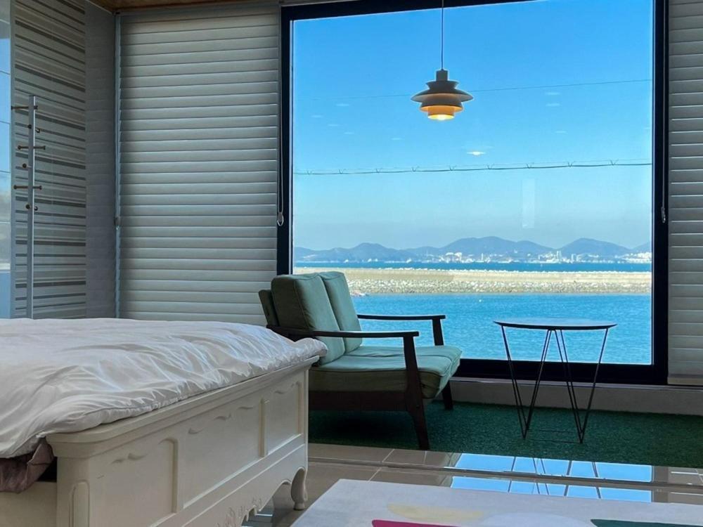 Namhae Ocean Lounge Pension Room photo